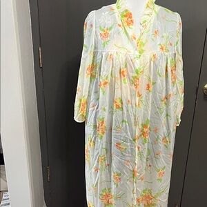 Vintage Barbazon Floral Sheer Button-Up robe